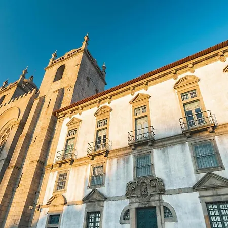 With Balcony In Porto