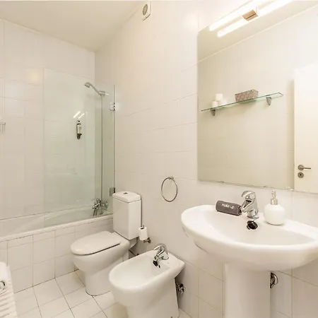 With Balcony In Apartment Porto